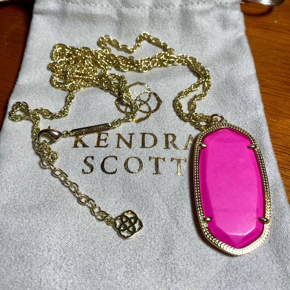 Kendra Scott Magenta and Gold Rae Necklace